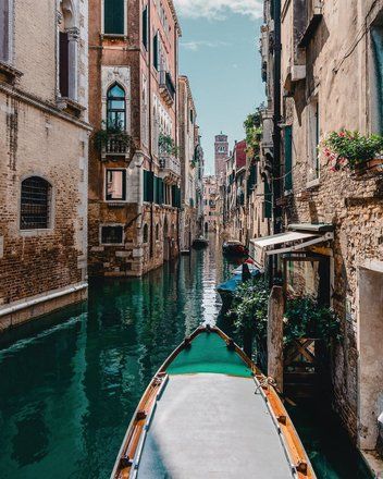 Tour | Italian Delights | Expat Explore Travel | ITD Venice Italy Wallpaper, Venice Italy Aesthetic, Venice Aesthetic, Italy Wallpaper, Educate Yourself, Italy Venice, Weekend Escape, Italy Tours, Italy Aesthetic