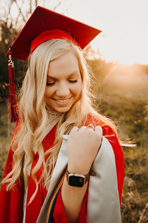 Golden Hour Graduation Pictures, Country Graduation Pictures, Cap Gown Photos, Senior Book, Cap And Gown Senior Pictures, Gown 2023, High School Graduation Pictures, Gown Graduation, College Grad Photos