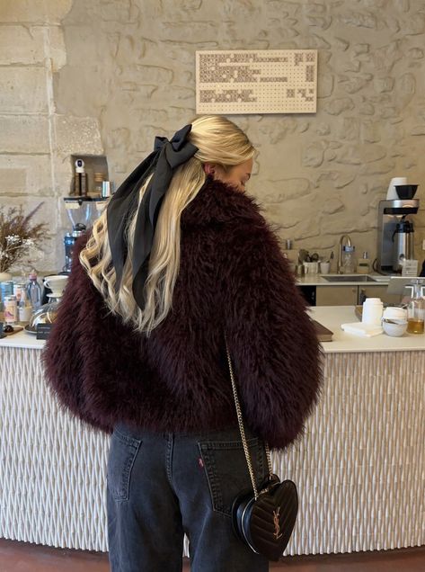 Burgundy Fur Coat, Faux Fur Coats Outfit, Fur Coat Outfit, Burgundy Outfit, Autumn Fits, Coat Outfits, Holy Grail, Spring Wardrobe, Outfit Inspo Fall