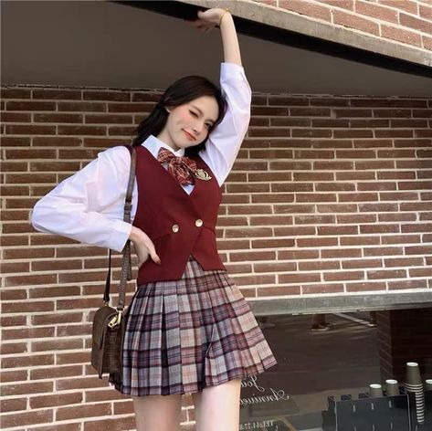 Korean School Uniform Outfits, School Uniform Outfits Ideas, Outfits Ideas Korean, School Uniform Ideas, Uniform Outfits Ideas, Korean Outfits Ideas, Korean Aesthetic Outfits, Korean School, Uniform Outfits