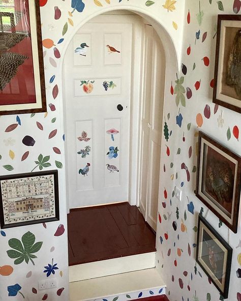 The SWEETEST 🦋🐝🐞🦟🦗🪲 Absolutely love these whimsical tiles and stickers from @maude_made ✨✨✨ The stickers are such a clever way to add that personal touch to a door frame ! 🚪simple yet SO effective love 🥰 #tablescape #interiors #homestyle #homesweethome #homedecor #homedecoration #artisan #handmade #curateology #dottieandcloud #tabletop #homewear #interiorinspo #floral #colours #floral #summer #alfresco #contentcreation #styling #artdirection #tiles #handpainted #personalised Tiles Around Door Frame, Painted House, Shop Bathroom, Air Bnb, Door Frame, Interior Inspo, Vintage Aesthetic, Dream Room, House Painting