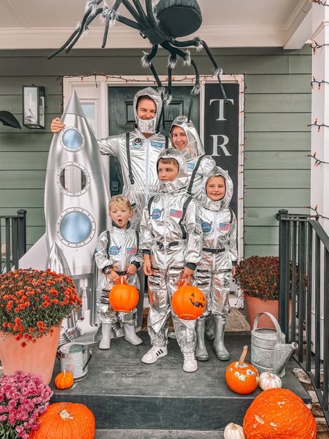 Head to outer space with us! Save this costume idea for 2024 and my Halloween board for costumes from years past! Family Halloween Costumes, Family Halloween, Outer Space, Fall Halloween, Halloween Costumes, Halloween