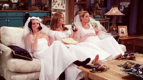 Rachel, Monica, & Phoebe Phoebe Wedding, Party Time Quotes, Scene Gif, Monica Rachel, Asos Wedding, Rachel Friends, Trendy Party Dresses, Find A Husband, Fake Wedding