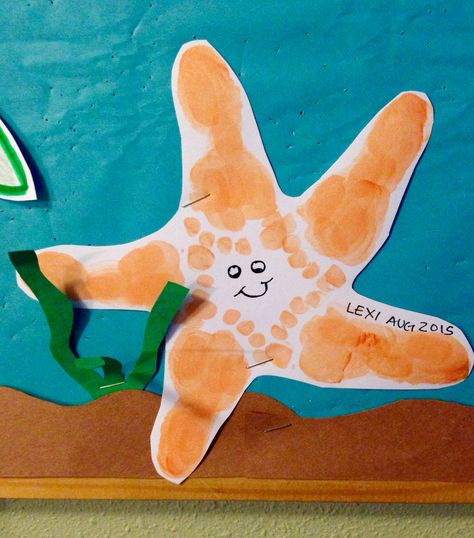 Star Fish Footprints Hand Print Art, Under The Sea Crafts, Summer Art Projects, Baby Art Projects, Footprint Crafts, Toddler Arts And Crafts, Sea Crafts, Fish Crafts, Footprint Art