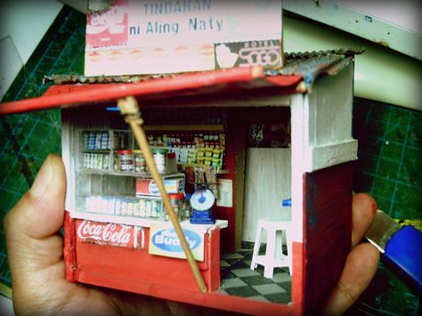 Makeshift Convenient store papercraft and other media scale 1:30 Grocery Store Diorama, Miniature Buildings Scale Model, Miniature Store, Cardboard City, Convenient Store, Building Crafts, Bullet Journal Mood Tracker Ideas, Cardboard Sculpture, Cardboard House