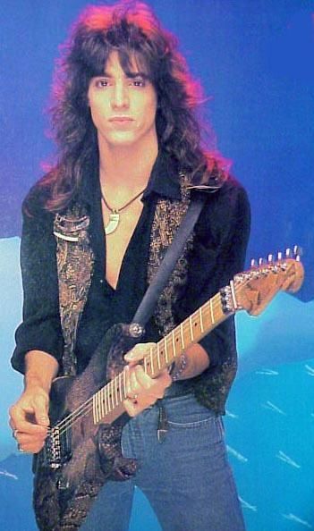 Guy Celebrities, Warren Demartini, 80's Hair, Guitar Inspiration, Hair Metal Bands, Rock History, 80s Hair Bands, Hair Metal, Rock Guitarist