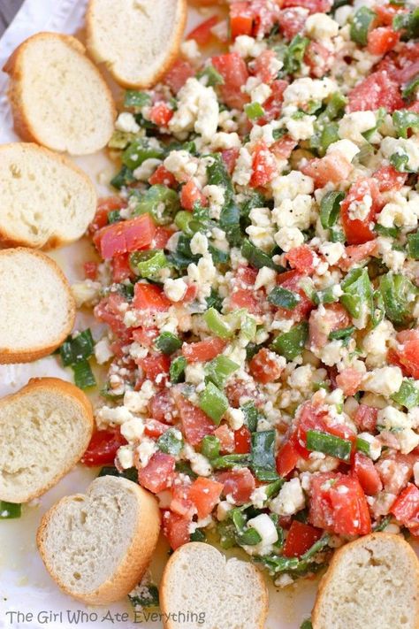 Feta Tomato Dip, Greek Appetizer, Feta Tomato, Healthy Summer Snacks, Greek Appetizers, Greek Seasoning, Crowd Pleasing Appetizers, Appetizers For A Crowd, Tomato Dip