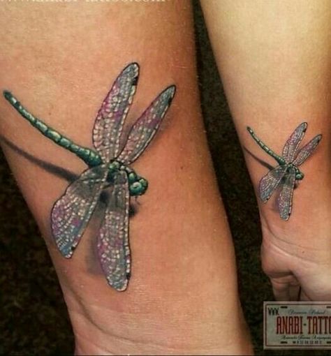 Dragonfly Dragonfly Tattoo On Forearm, Bestie Tats, Dragonfly Tattoos, Tatoo 3d, Tattoos 2024, Tattoo On Hand, Flying Tattoo, Dragonfly Tattoo Design, Petit Tattoo