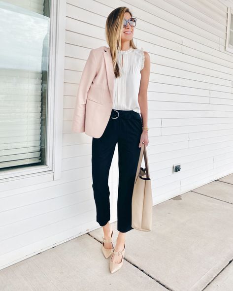 workwear outfit for spring with pink blazer - pinteresting plans blog Pink Blazer Formal Outfit, Pink Blazer Outfit Professional, Rose Pink Blazer Outfit, Light Pink Blazer Outfits For Women, Outfits With Pink Blazer, Light Pink Blazer Outfit Work, Pink Blazer Work Outfit, Rose Blazer Outfit, Pink Blazer Outfit Spring