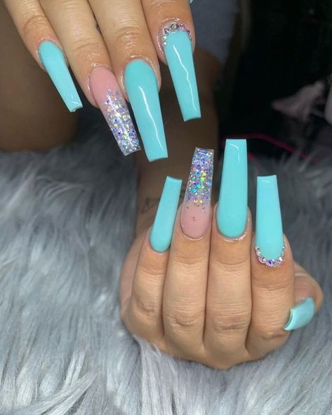 2019 Nails, Blue Acrylic Nails, Ombre Acrylic Nails, White Acrylic Nails, Her Nails, Glow Nails, Long Acrylic Nails Coffin, Exotic Nails, Nails Blue