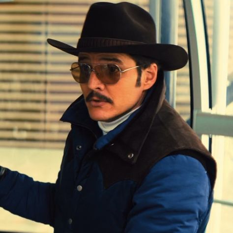 Pedro Pascal Kingsman, Pedro Pascal Icons, Agent Whiskey, Kingsman Actors, The Golden Circle, Whiskey Gifts, Golden Circle, Baby Cowboy, Trailer Park