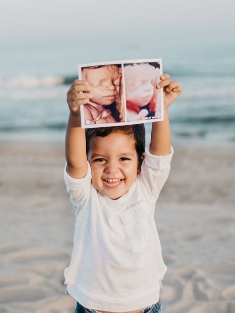 Beach Lights, Family Maternity Pictures, Beach Maternity, Family Maternity, Sea Beach, Pregnancy Shoot, Maternity Session, Maternity Pictures, Maternity Photography