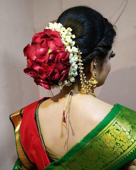 This new trendy floral bridal bun with rose petals for my pretty bride..❤️ . . Look designed by - @sheetalstripathi . . #sheetalstripathi… Bridal Bun, Bun Hairstyle, Bride Look, Floral Bridal, Rose Petals, Makeup Tutorial, Hairstyles, Hair Styles, Makeup