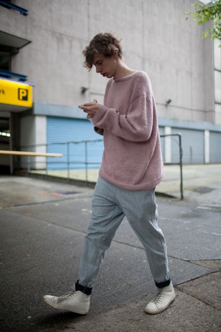 The Best Street Style London Mens Fashion, Mens Fashion Week Street Style, Walking Down The Street, Joggers Outfit, Baggy Clothes, Mens Fashion Week, Outfit Trends, Men Street, Cool Street Fashion