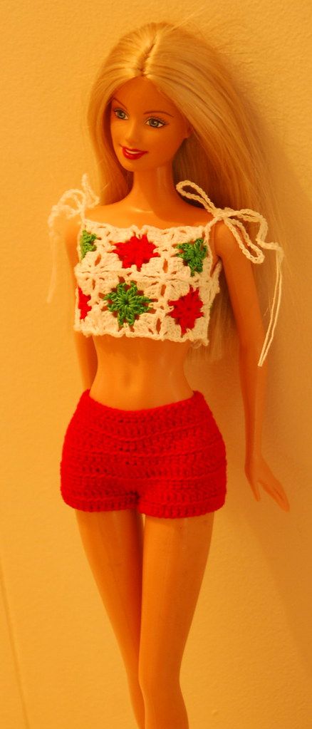 Habit Barbie, Crochet A Bear, Bear Ideas, Cutest Crochet, Куклы American Girl, Barbie Summer, Crochet Barbie, Barbie Doll Clothing Patterns, Crochet Doll Dress