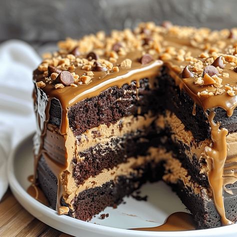 Chocolate Peanut Butter Salted Caramel Toffee Cake, Peanut Butter Caramel Cake, Chocolate Peanut Butter Caramel Cake, Chocolate Caramel Toffee Cake, Toffee Chocolate Cake, Crumbl Chocolate Toffee Cake, Butter Toffee Cake Recipe, Peanut Butter Desserts Recipes, Caramel Toffee Cake