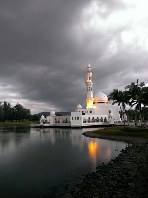 Kuala Ibai Mosque, Terengganu, Malaysia. #mosques Malaysia Mosque, Terengganu Malaysia, Travel Malaysia, Photo Studio, Travel Photography, Quotes, Photography, Travel, Quick Saves