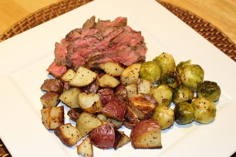 Grilled Steak with Roasted Potatoes made with the Panasonic Countertop Induction Oven  #AllstarsPanasonic #myCIO and #ad Skirt Steak Oven, Steak Oven, Steak Marinade Easy, Steak In Oven, Grilled Skirt Steak, Comfort Dinner, Potato Dinner, Grilled Dinner, Steak Bites