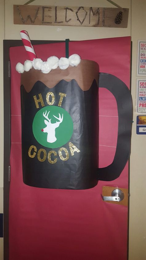 Door Decoration Christmas, Dorm Door Decorations, Christmas Door Decorating Contest, Christmas Classroom Door, School Door Decorations, Door Decorating Contest, Chocolate Diy, Winter Art Projects, Winter Classroom