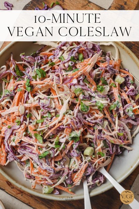 This is a classic, creamy, crunchy, and tangy vegan coleslaw made with simple whole-food ingredients. A healthy summer side dish that's ready in 10 minutes, and entirely vegan and gluten-free! It's got a vegan coleslaw dressing no mayo needed! Dairy Free Coleslaw, Vegan Coleslaw Recipe, Creamy Coleslaw Dressing, Classic Coleslaw Recipe, Healthy Coleslaw Recipes, Coleslaw Dressing Recipe, Jackfruit Pulled Pork, Burger Side Dishes, Healthy Coleslaw