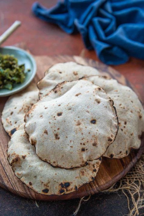 Roti Recipe Indian, Missi Roti, Veg Recipes Of India, Tandoori Roti, Millet Recipes, Roti Recipe, Indian Bread, Gluten Free Grains, Indian Snack Recipes