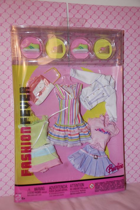 Fashion Fever Closet G9014 | Bai Yi Lin | Flickr Barbie Fashion Fever Clothes, Ken Clothes, Barbie Vintage, Happy Party, Barbie World, Barbie And Ken, Barbie Girl, Barbie Clothes, Barbie Fashion