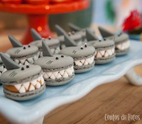 Whale Food Ideas, Baby Shark Baby Shower Ideas, Shark Themed Baby Shower Ideas, Shark Macarons, Baby Shark Themed Food, Shark Baby Shower Ideas, Shark Desserts, Baby Shark Party Food, Shark Party Food Ideas