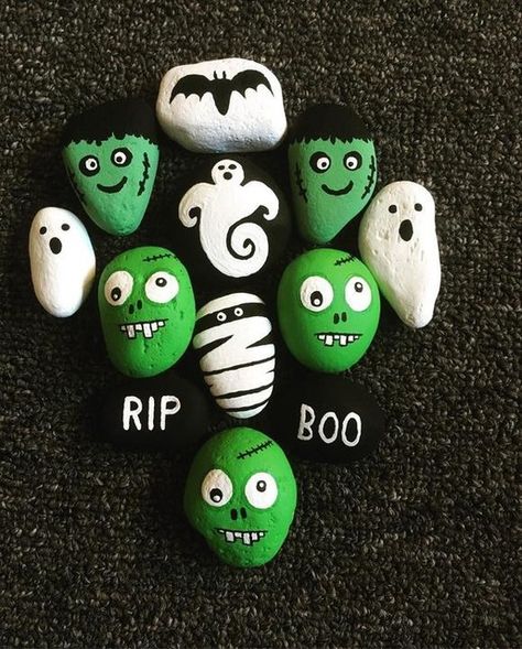 Witch Painting, Halloween Rocks, Homemade Halloween, Rock Decor, Rock Painting Designs, Hand Painted Rocks, Painted Rock, Fall Favorites, Billiard Balls