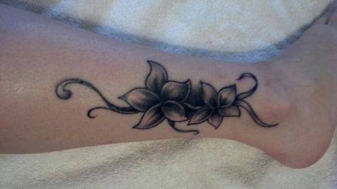 Tattoo Ankle, Purple Tattoos, Lily Flower Tattoos, Tattoo Flowers, Flower Tattoo Shoulder, Tattoo Cover Up, Trendy Tattoo, Lily Tattoo, Flowers Tattoo