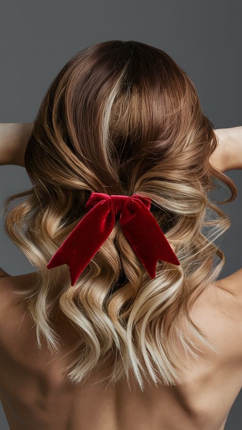 25 Blended Highlight Ideas to Transform Your Style in 2025 - Fall Update 2024 Highlights With Red Lowlights, Blonde Highlights With Red Lowlights, Soft Caramel Highlights, Red Lowlights, Blended Highlights, Highlight Ideas, Soft Caramel, Caramel Highlights, Dark Brown Hair