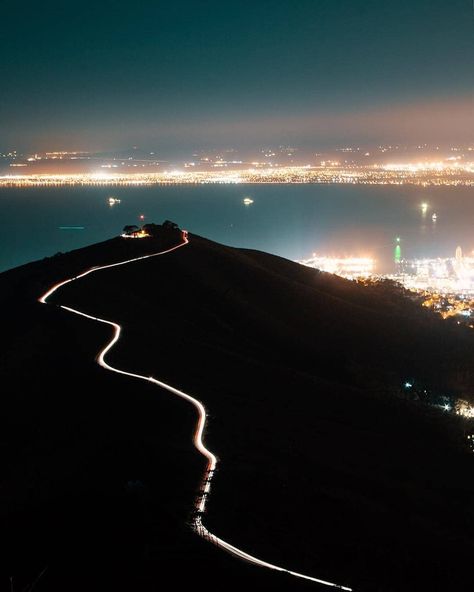 Long exposure night shot of Signal Hill.   Image by: @rowanpatrick_ (I.G.) Signal Hill, Night Shot, Long Exposure, Cape Town, South African, Bed And Breakfast, Cool Pictures, Cape, Things To Do