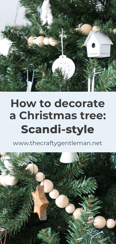 Christmas Scandinavian Style, Nordic Christmas Decorations, Scandi Christmas Decorations, White Xmas Tree, Scandinavian Christmas Trees, Christmas Tree Inspo, Danish Christmas, Scandinavian Christmas Decorations, Scandi Christmas