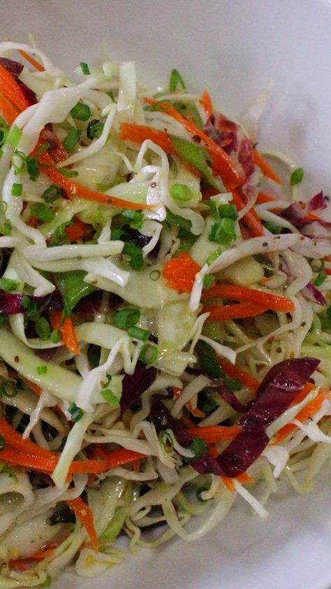 VINEGAR BASED COLESLAW Vinegar Based Coleslaw, Vinegar Based Coleslaw Recipe, Pasta Vegetariana, Resep Salad, Cole Slaw, Slaw Recipes, Coleslaw Recipe, Cabbage Recipes, Idee Pasto Sano