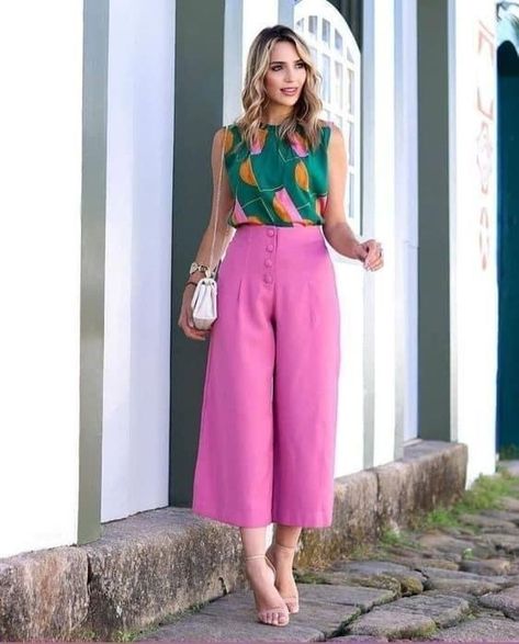 Cool Summer Work Outfits, Colorful Work Outfits Office Attire, Trends 2025, Modest Casual Outfits, Color Blocking Outfits, Color Combinations For Clothes, Fashion Top Outfits, Casual Day Outfits, Classy Fashion