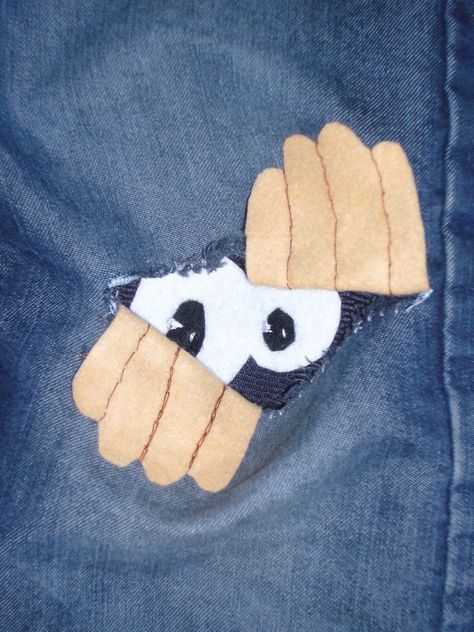 little person inside Patches Patches On Pants, Patched Jeans Diy, Blue Jeans Crafts, Repair Clothes, Costura Diy, Jean Crafts, Diy Projects For Kids, Knee Patches, Denim Crafts