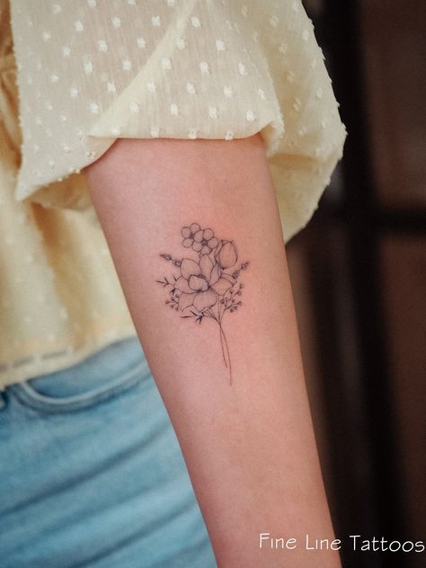 30 Meaningful Fine Line Tattoo Ideas for Females Floral Tattoo On Forearm, Line Tattoos Small, Minimalist Floral Tattoo, Tattooing Inks, Tattoo Ideas For Females, Fine Line Tattoo Ideas, Line Tattoo Ideas, Bouquet Tattoo, White Ink Tattoo