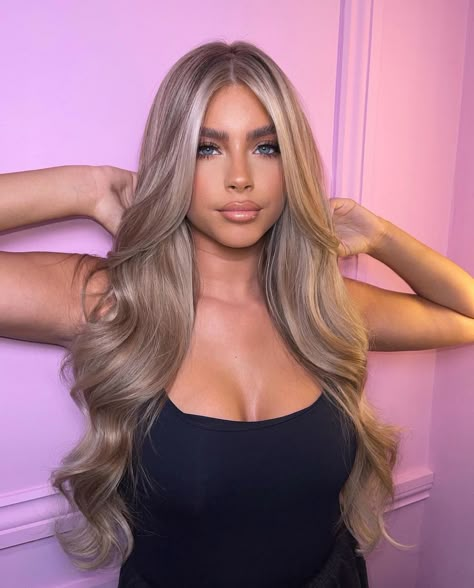 Blonde Root Highlights, Extreme Layers Long Hair, Dimensional Blonde Brunette, Vanilla Champagne Hair Color, Ashy Honey Blonde Hair, Brown Girl With Blonde Hair, Dark Neutral Blonde Hair, Blue Eyes Fair Skin Hair Color Ideas, Tan Skin Hair Color