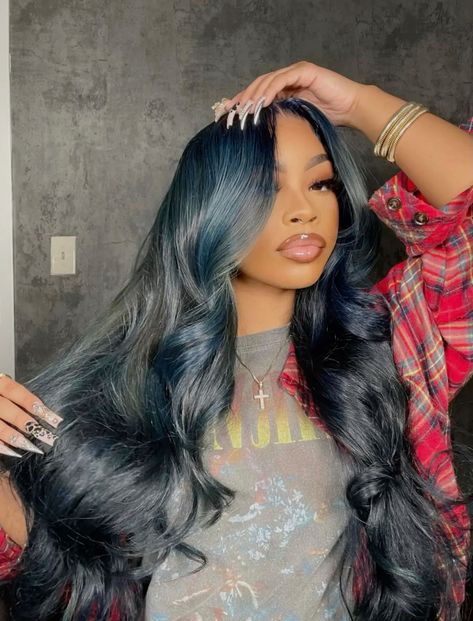 Subtle electric blue slunk stripe@//1dannesha Black And Blue Sew In, Dark Blue Hair On Brown Skin, Blue Braids Black Women, Black Blue Hair Color, Blue Black Wig, Blue Hair Black Women, Blue Braids, Navy Blue Hair, Ariana Grande Hair