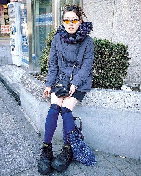 Fruits Magazine 90s, 90s Japanese Street Fashion, 90s Japanese Fashion, 90s Street Fashion, Japanese Winter Fashion, Street Style Magazine, Dress Kawaii, Fruits Magazine, 90s Harajuku