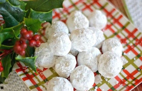 Quick Christmas Cookie Recipe, Pecan Meltaways, Pecan Balls, Pecan Snowball Cookies, Meltaway Cookies, Mexican Wedding Cookies, Snowball Cookies, Cookie Ball, Christmas Cookie Exchange