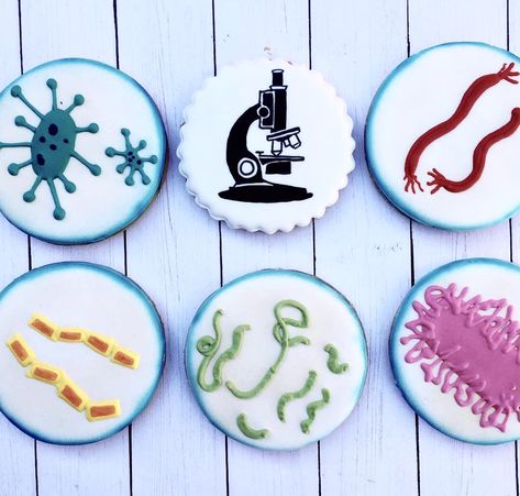 Bacteria cookies Laboratory Idea, Science Cake, Cookie Contest, Ireland Food, Royal Icing Sugar, Science Party, Graduation Cookies, Beautiful Cookies, Cookie Inspiration