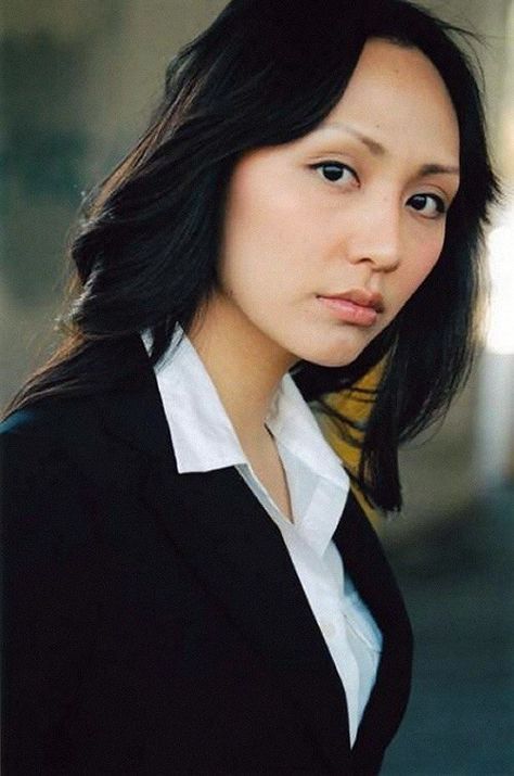 Linda Park ( Hoshi) Star Trek Wallpaper Backgrounds, Linda Park, Star Trek Crew, Star Trek Wallpaper, Star Trek Ds9, Movie Trivia, Photography Movies, Star Trek Images, Star Trek Characters