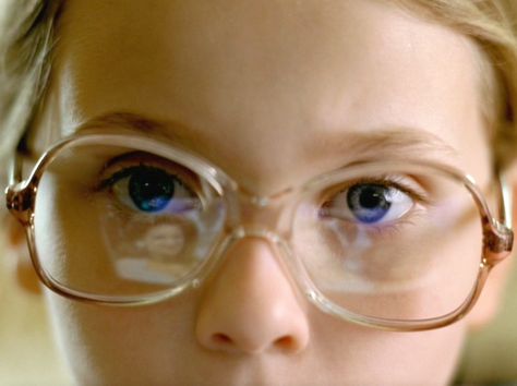 "Little Miss Sunshine" - I like the reflection on the little girl's glasses. David Hasselhoff Baywatch, 90s References, Types Of Camera Shots, Movie Moodboard, Camera Shots And Angles, Close Up Film, John Wesley Shipp, Robert Englund, Laura Bailey