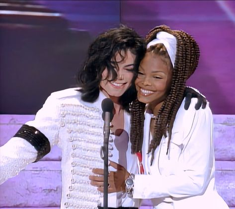 Tupac And Janet Jackson, Michael Jackson Jacket, Sister Wallpaper, Photos Of Michael Jackson, Michael Love, Michael Jackson Pics, King Of Pop, 90s Era, Jackson Family