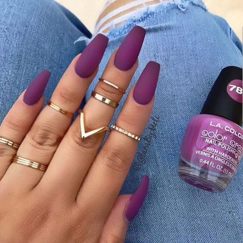 10 Tropical Nail Colors Perfect For Beach Season – Society19 Jewelry Nails, Nails Jewelry, Matte Nail Art, Nails Purple, Tropical Nails, One Color Nails, Polish Nails, Purple Nail, Gloss À Lèvres