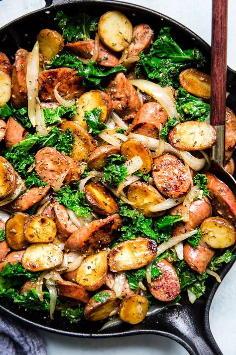 This recipe ticks all the boxes—a little meaty, some dark leafy greens, and some starchy goodness. An easy one-pan sausage, kale and potato skillet that pleases everyone, from cook to clean-up crew. Vegetable Heavy Dinners, Potato Skillet Dinner, Sausage And Potatoes Skillet, Pan Sausage, Cottage Recipes, Potato Skillet, Sausage Kale, Sausage Dinner, Grilling Ideas