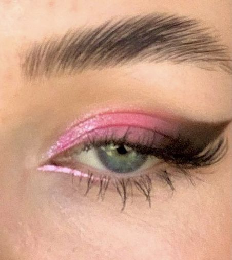 Pink And Brown Eyeshadow, Draculaura Makeup, Brown Makeup Looks, Concert Makeup, Rhinestone Makeup, Pink Eye Makeup, Face Art Makeup, Barbie Makeup, Swag Makeup