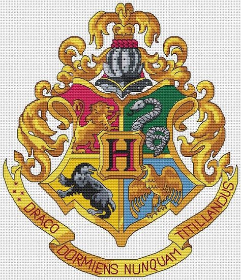 Harry Potter Cross Stitch Pattern, Cross Stitch Harry Potter, Harry Potter Cross Stitch, Harry Potter Crochet, Cross Stitch Crochet, Stitch Stuff, Hogwarts Crest, Cross Stitch Projects, Harry Potter Crafts