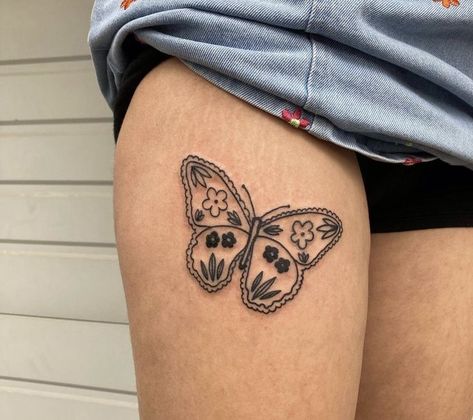 Honey Tattoo, Mad Honey, Tattoo Universe, Tattoos 2023, Tattoo Time, Hand Flower, Ink Stains, Dainty Tattoos, Subtle Tattoos