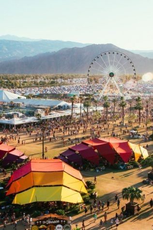 Coachella Festival Decoration, Festival Architecture, Desert Music Festival, Coachella Chic, Teacher Appreciation Lunch, Miami Vice Theme, Coachella Theme Party, Coachella 2020, Coachella California